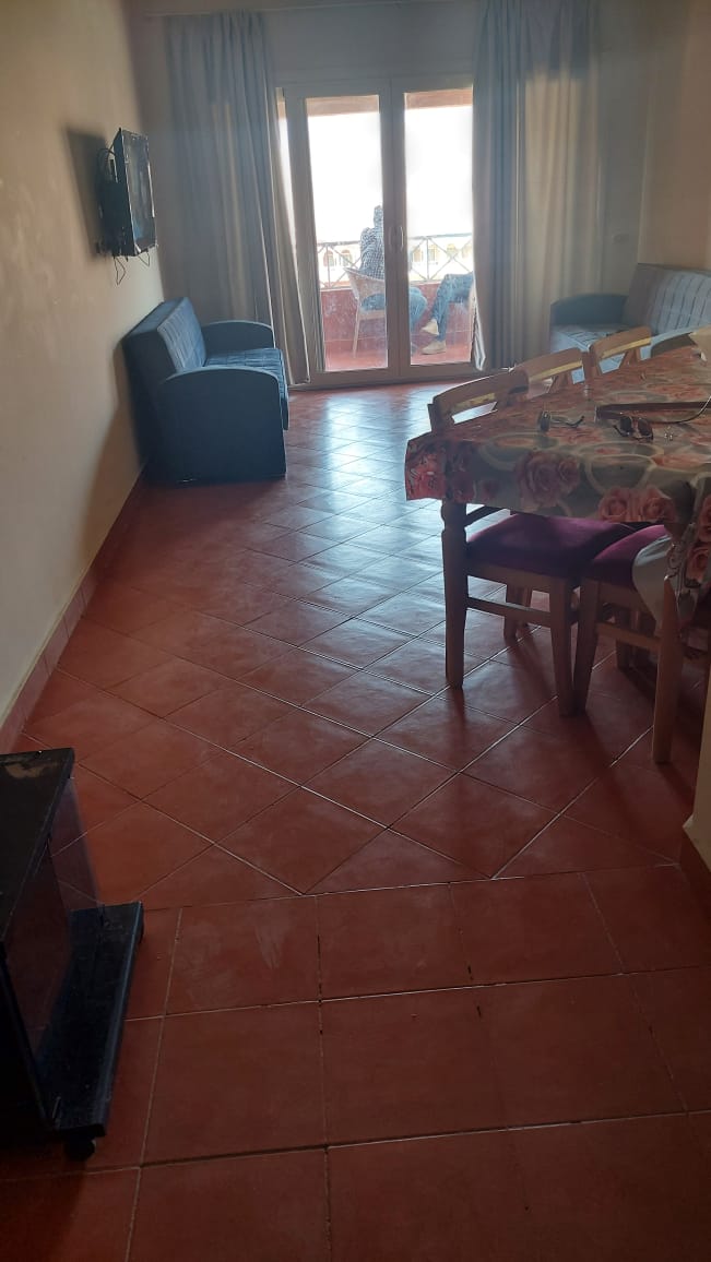 شاليه للبيع فوري غرفتين عالبحر والبسين 