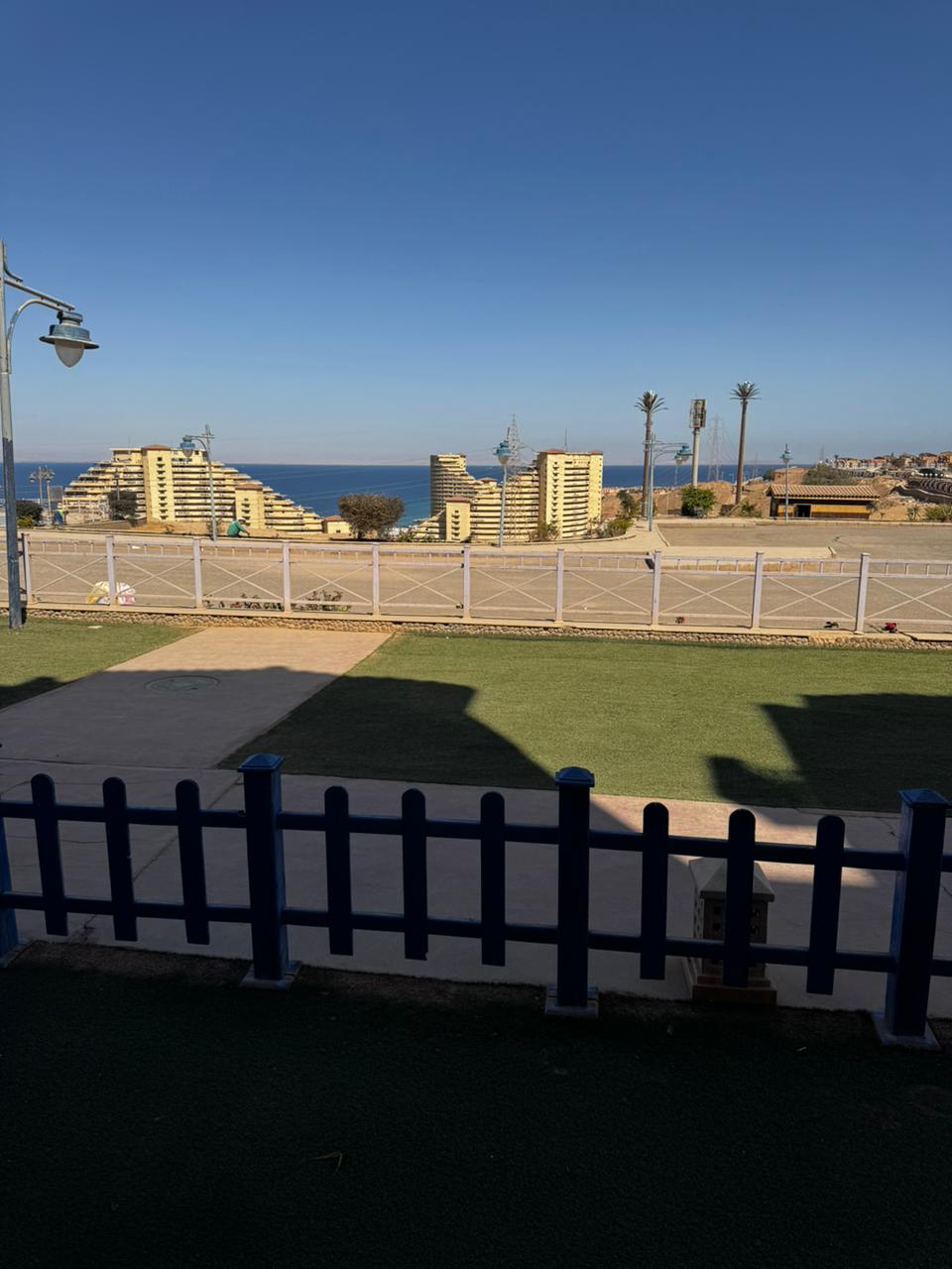 شاليه بسعر ممتاز بفيو روعه عالبحر 100م _ غرفتين 