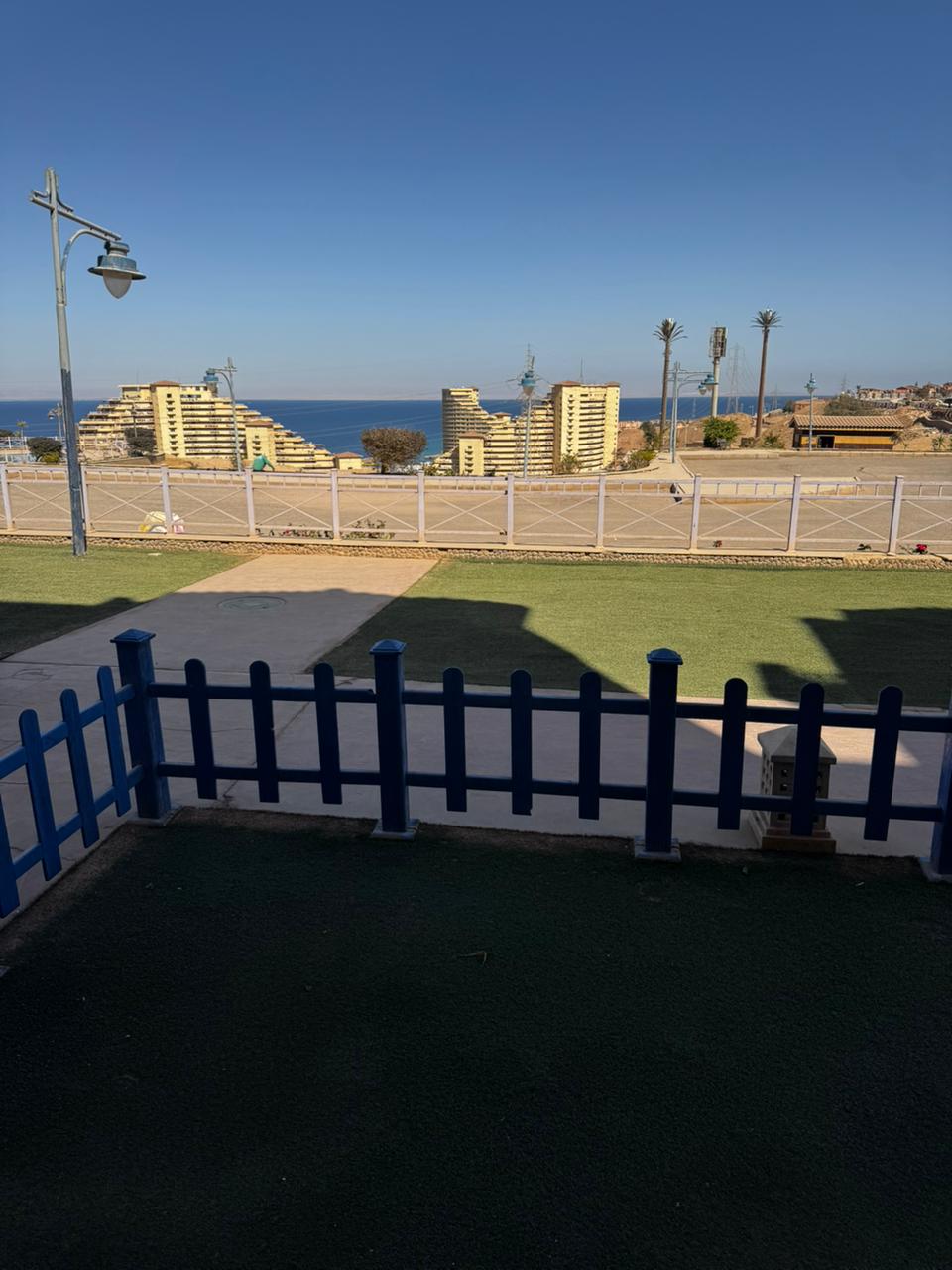 شاليه بسعر ممتاز بفيو روعه عالبحر 100م _ غرفتين 