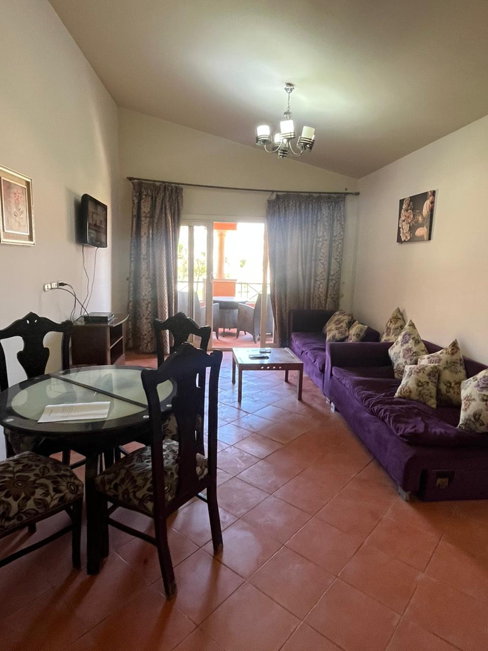 شالية متاح فورا للمعاينة شايف البسين 100م غرفتين مفروش ومجهز بالكامل !!