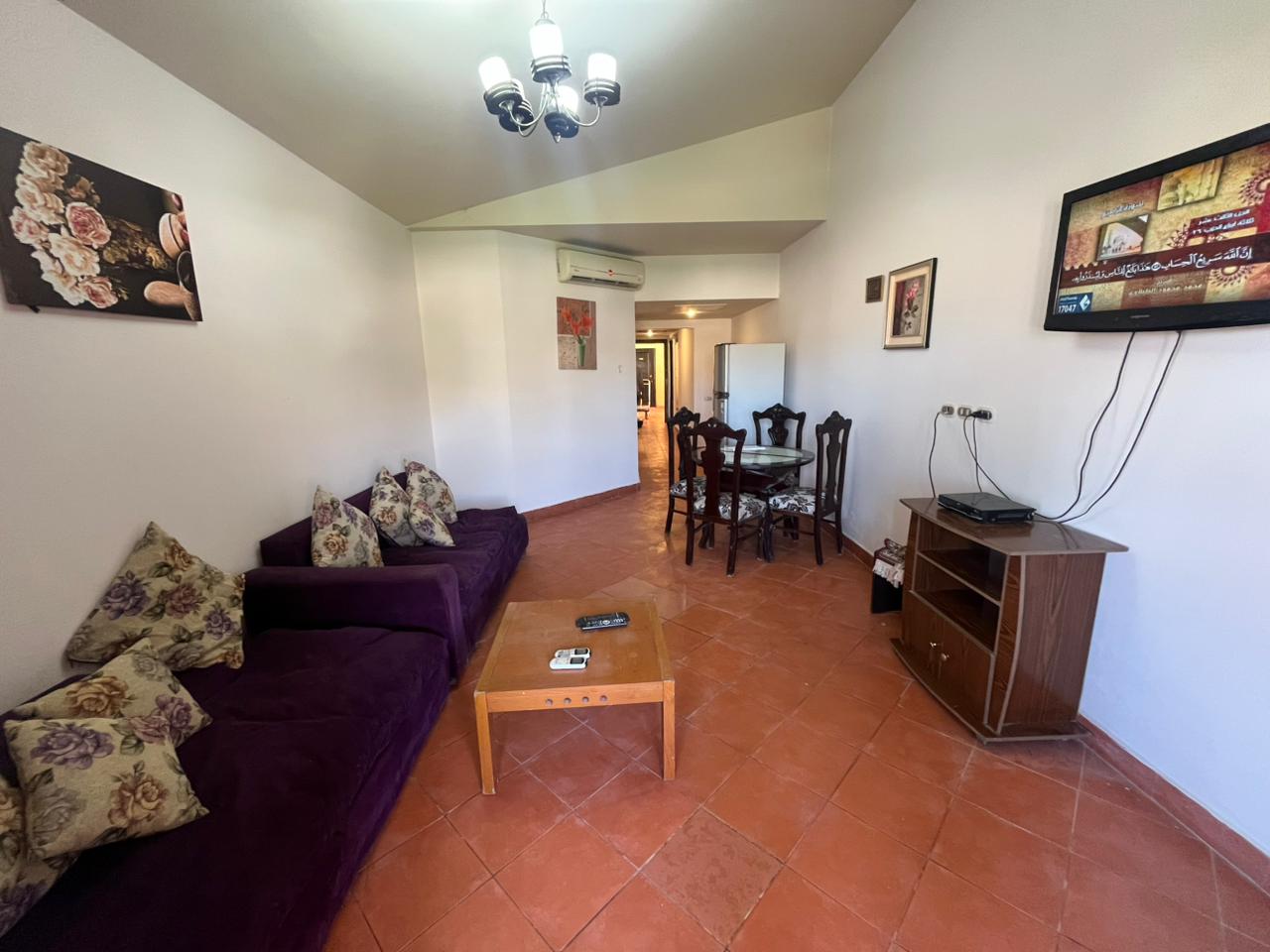 شالية متاح فورا للمعاينة شايف البسين 100م غرفتين مفروش ومجهز بالكامل !!