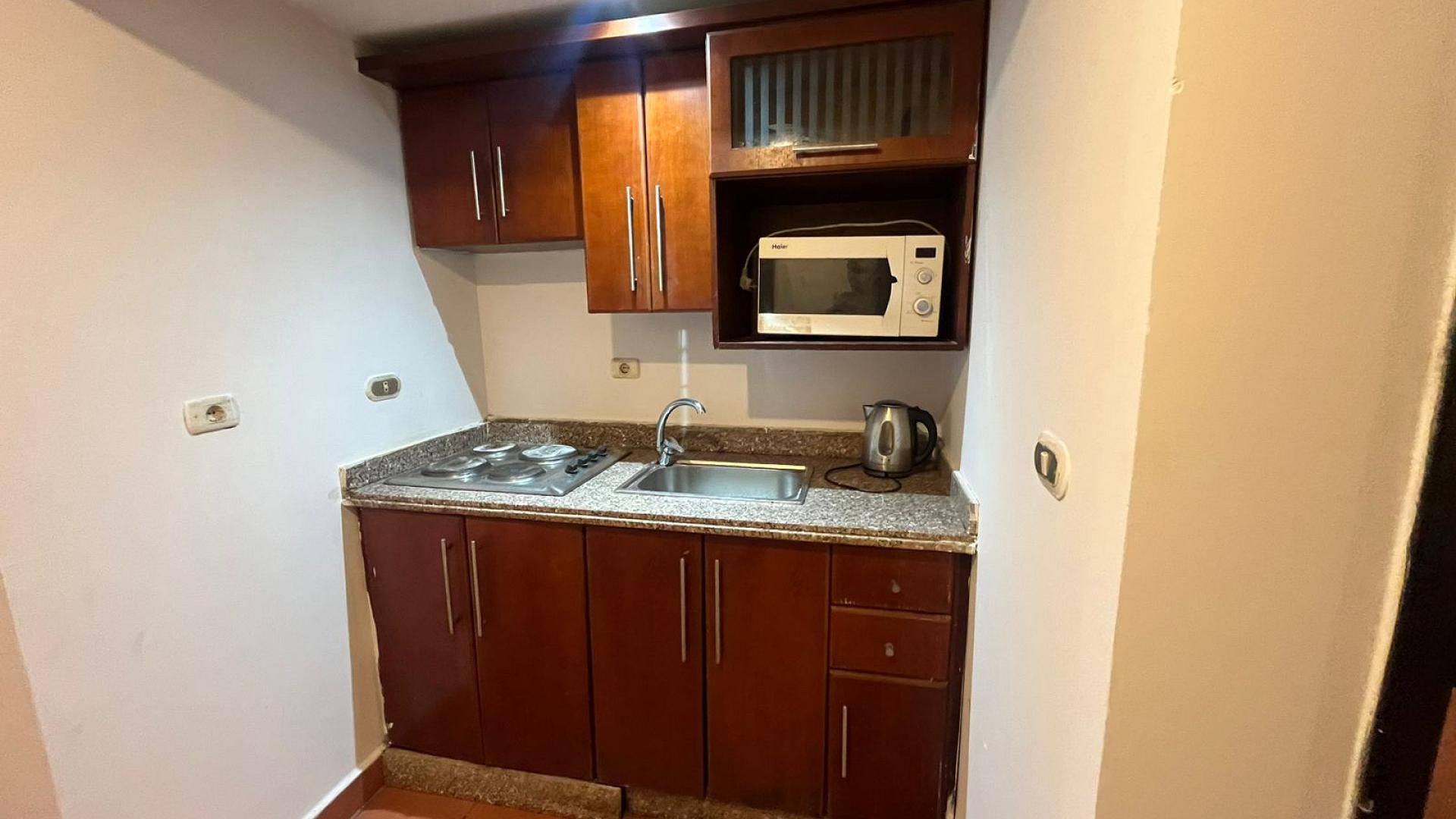 شالية متاح فورا للمعاينة شايف البسين 100م غرفتين مفروش ومجهز بالكامل !!