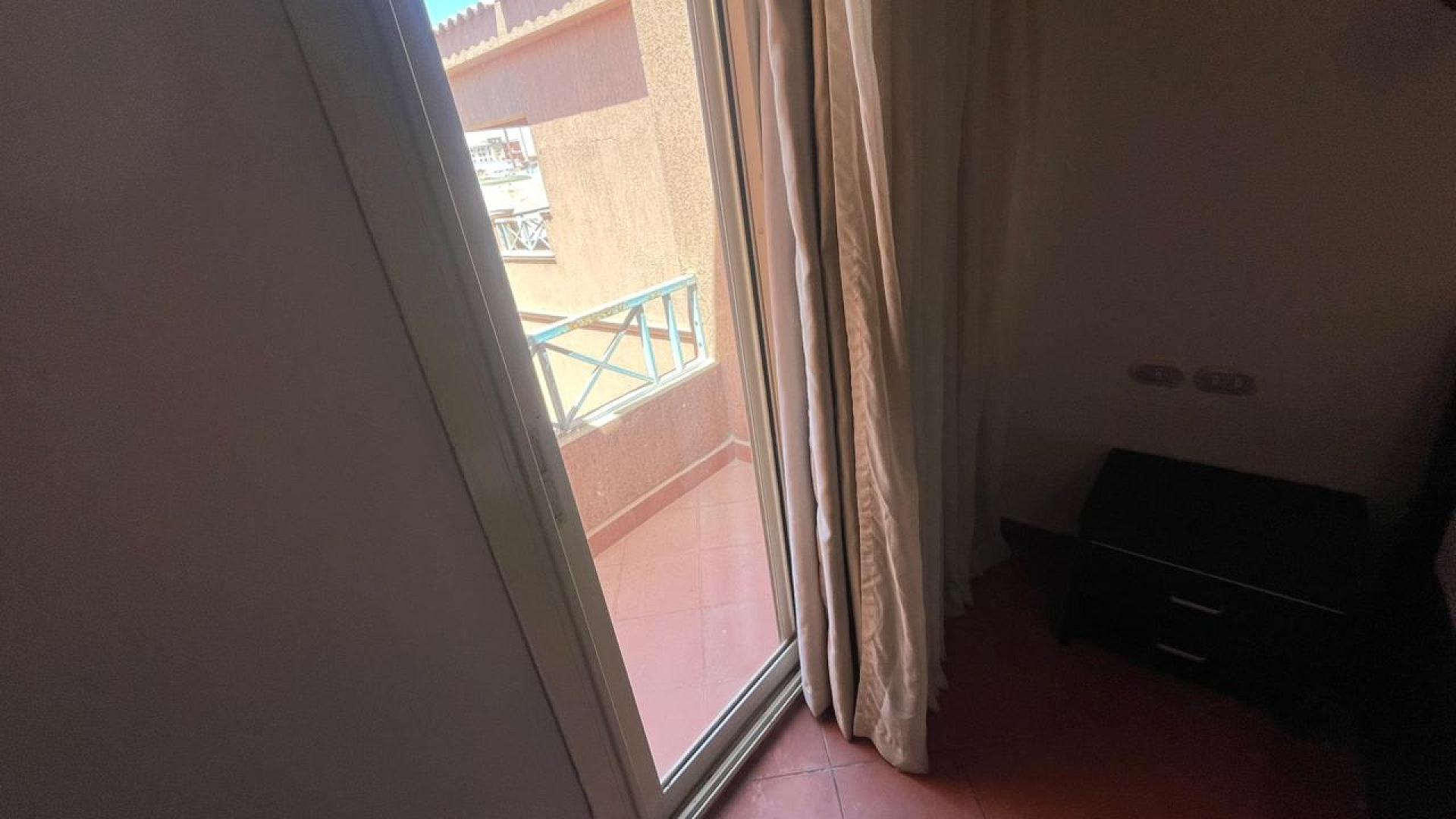 شالية متاح فورا للمعاينة شايف البسين 100م غرفتين مفروش ومجهز بالكامل !!